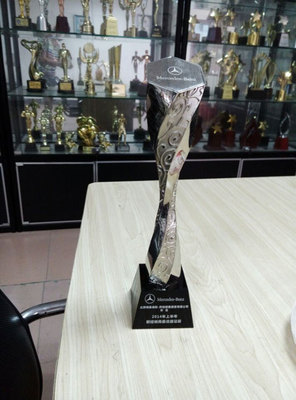 廣州水晶獎杯工廠 為比賽活動與兒童舞蹈表演定制專屬紀念品