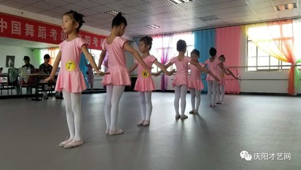 舞動(dòng)童年，唱響未來——萌芽藝術(shù)培訓(xùn)中國(guó)舞蹈家協(xié)會(huì)中國(guó)舞考級(jí)暨歌唱表演服務(wù)精彩掠影